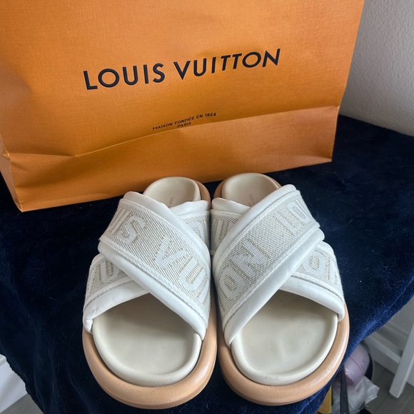 LV Bliss Comfort Mule Women’s Louis Vuitton Ecru White Size 6.5 - Picture 2 of 4